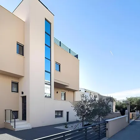 12 Apartment *