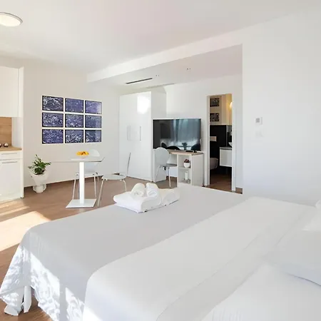 12 Apartment *